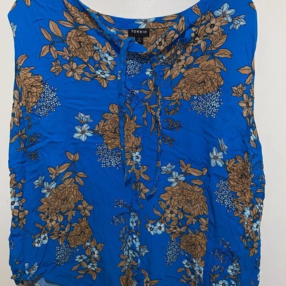 Torrid Women's Blue Rayon Floral‎ Tie Neck Sleeveless Blouse Size 2